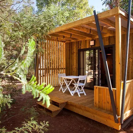 مكان تخييم La Croix Du Sud