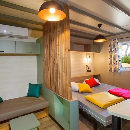 مكان تخييم La Croix Du Sud