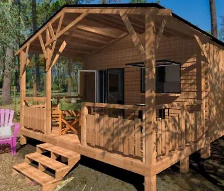 مكان تخييم La Croix Du Sud 4*