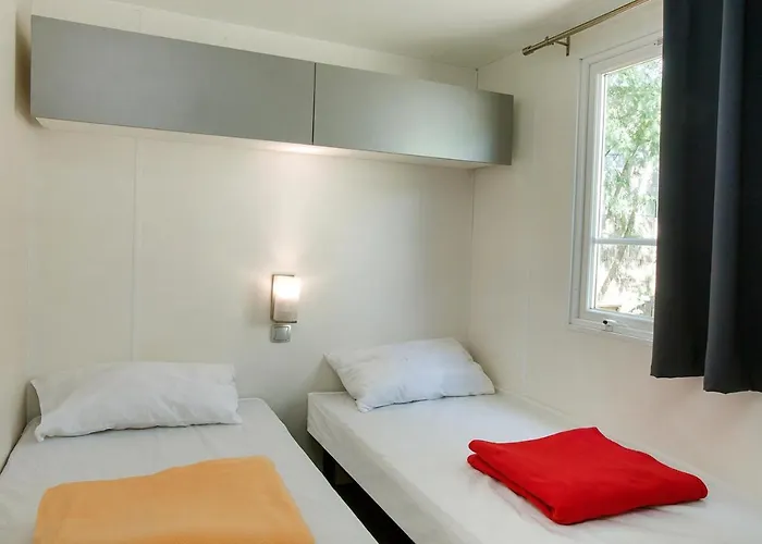 La Croix Du Sud אתר קמפינג 4*