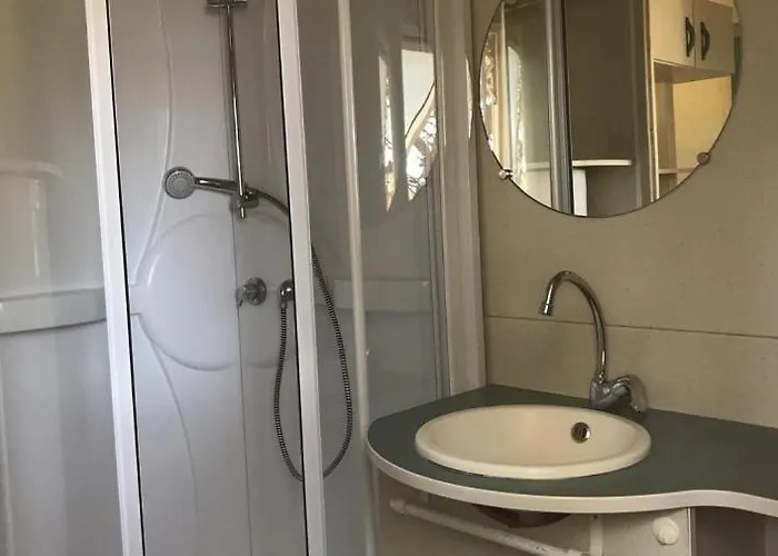 La Croix Du Sud אתר קמפינג