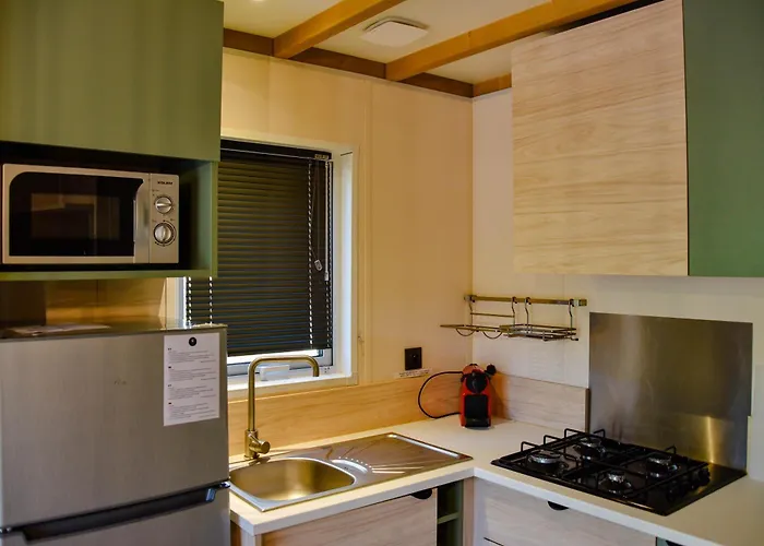 La Croix Du Sud אתר קמפינג 4*