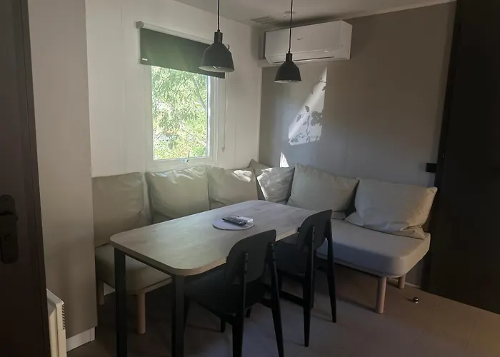 La Croix Du Sud אתר קמפינג 4*