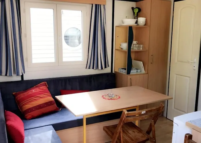 La Croix Du Sud אתר קמפינג